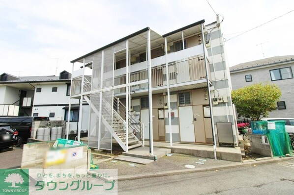 レオパレスエミの物件外観写真